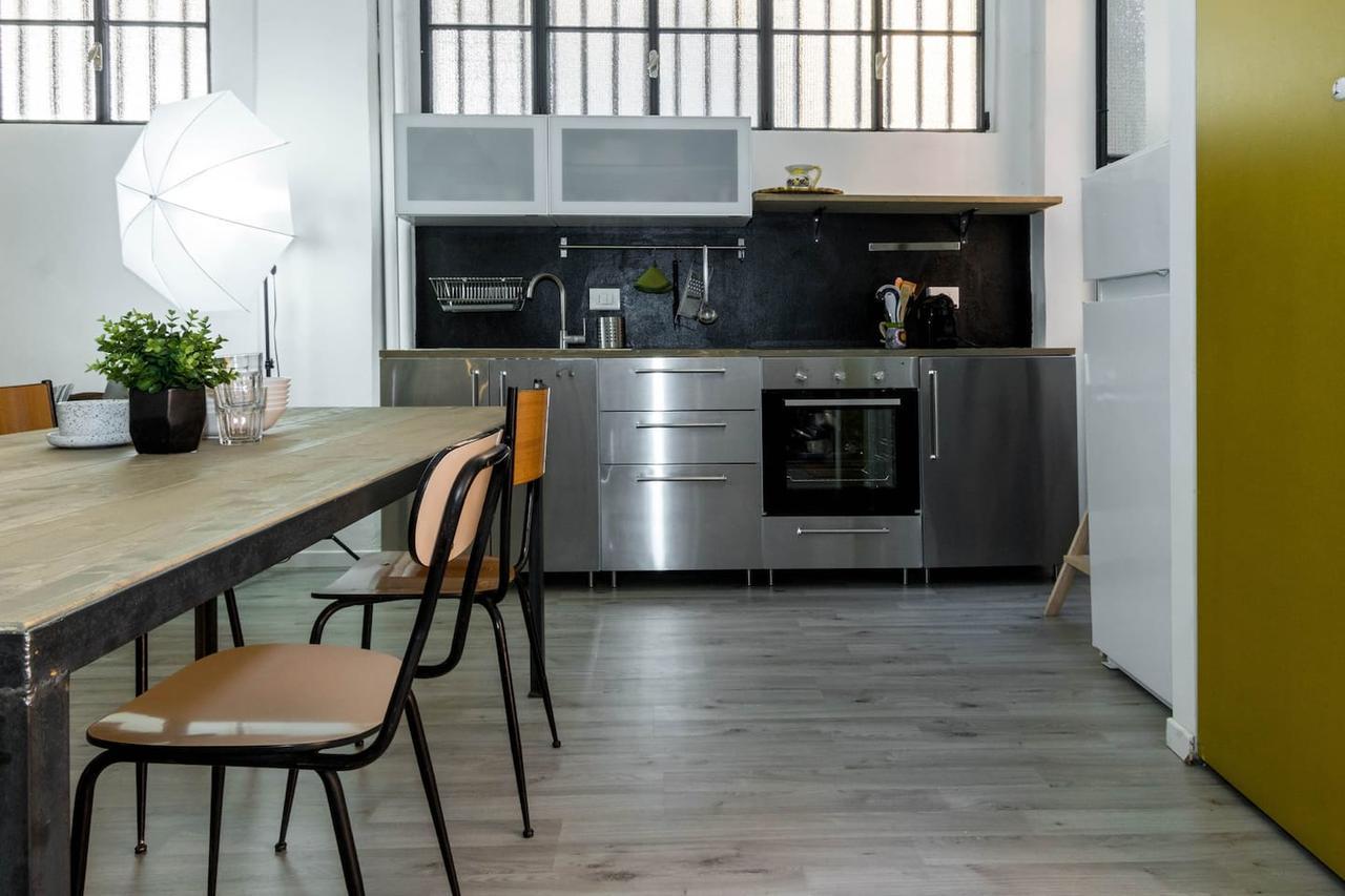Joivy Exclusive Apt For 4 In Navigli Near Parks มิลาน ภายนอก รูปภาพ